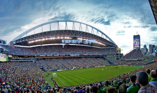 看给阿芳吓得，脸都黑了