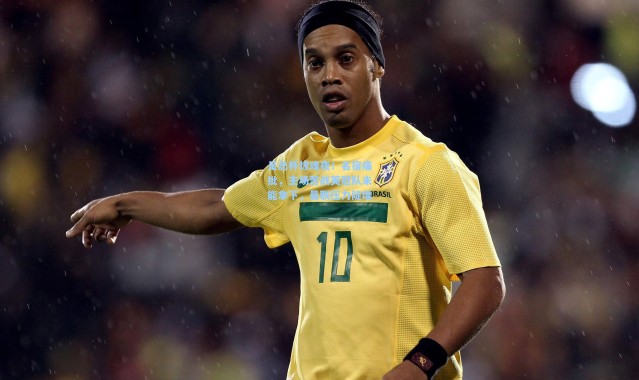 足总杯惊魂夜！名宿痛批，主场苦战英冠队未能拿下，曼联压力陡增